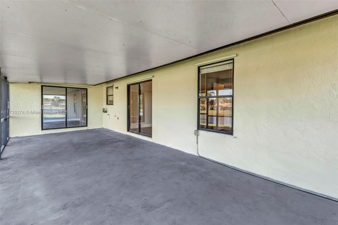 Recently Sold: $520,000 (3 beds, 2 baths, 1576 Square Feet)