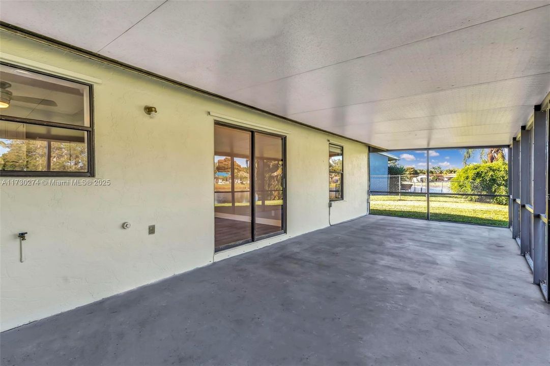 Recently Sold: $520,000 (3 beds, 2 baths, 1576 Square Feet)