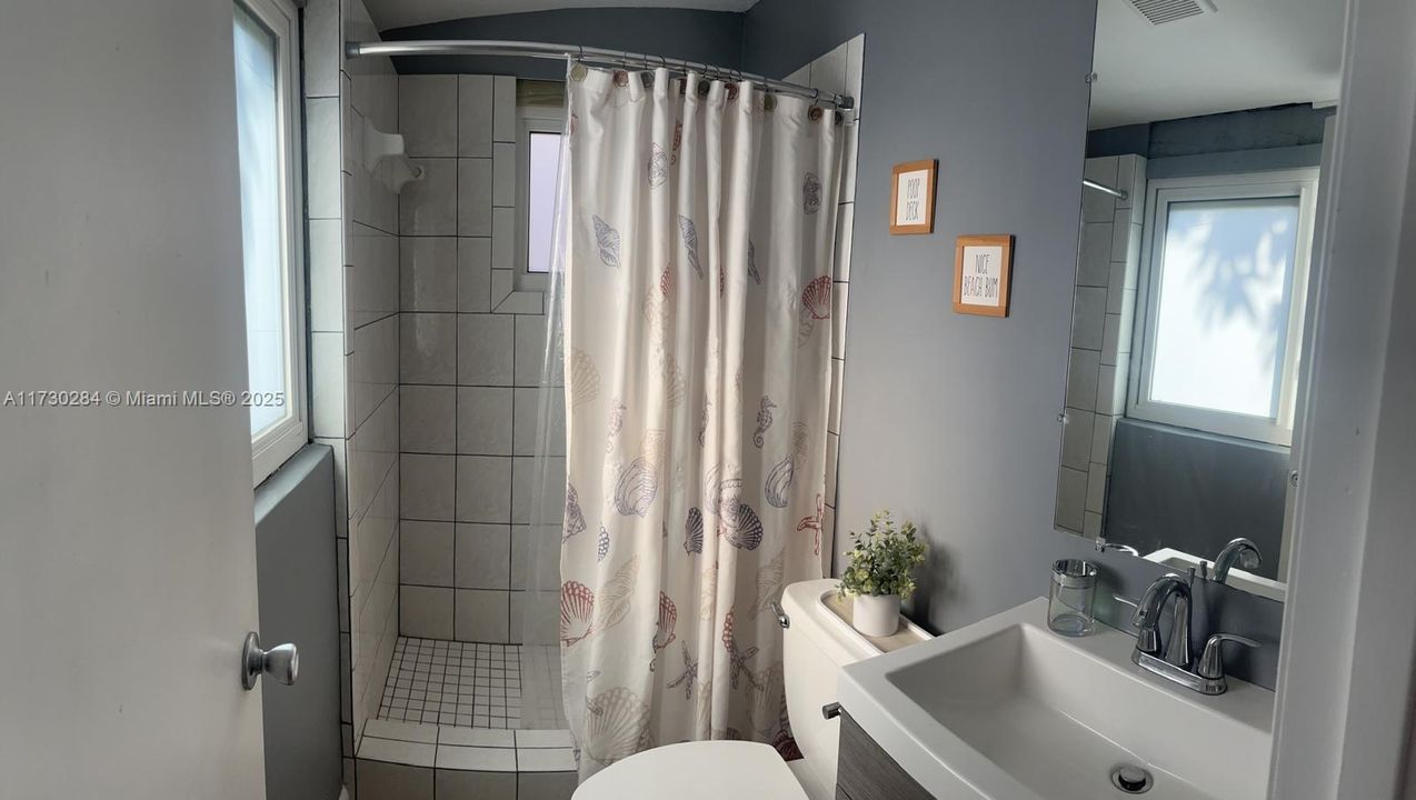 Recently Rented: $1,200 (1 beds, 1 baths, 0 Square Feet)