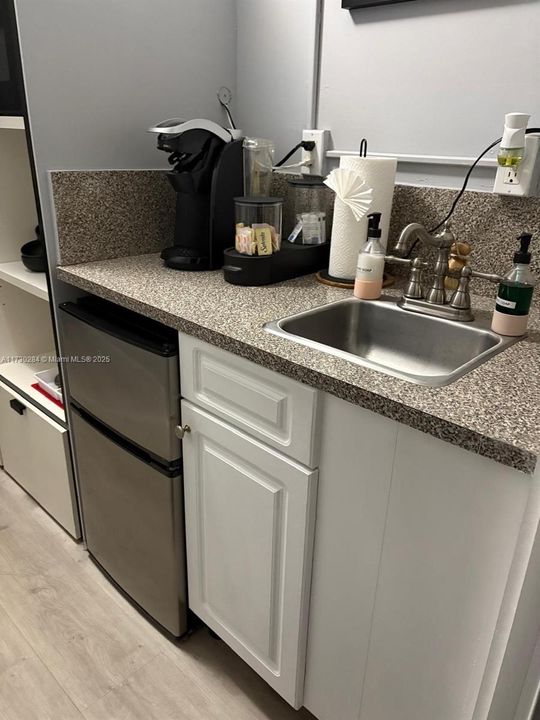 Recently Rented: $1,200 (1 beds, 1 baths, 0 Square Feet)