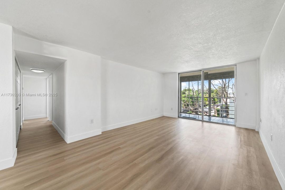 Recently Rented: $2,200 (2 beds, 2 baths, 1135 Square Feet)