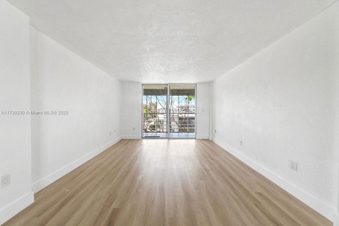 Recently Rented: $2,200 (2 beds, 2 baths, 1135 Square Feet)