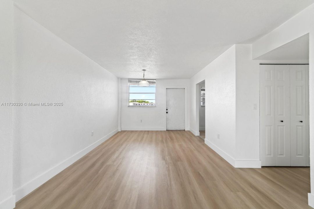 Recently Rented: $2,200 (2 beds, 2 baths, 1135 Square Feet)