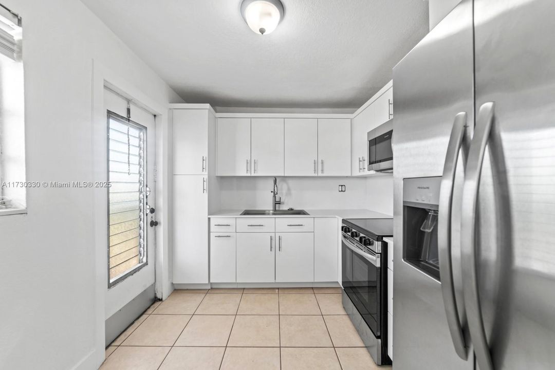 Recently Rented: $2,200 (2 beds, 2 baths, 1135 Square Feet)