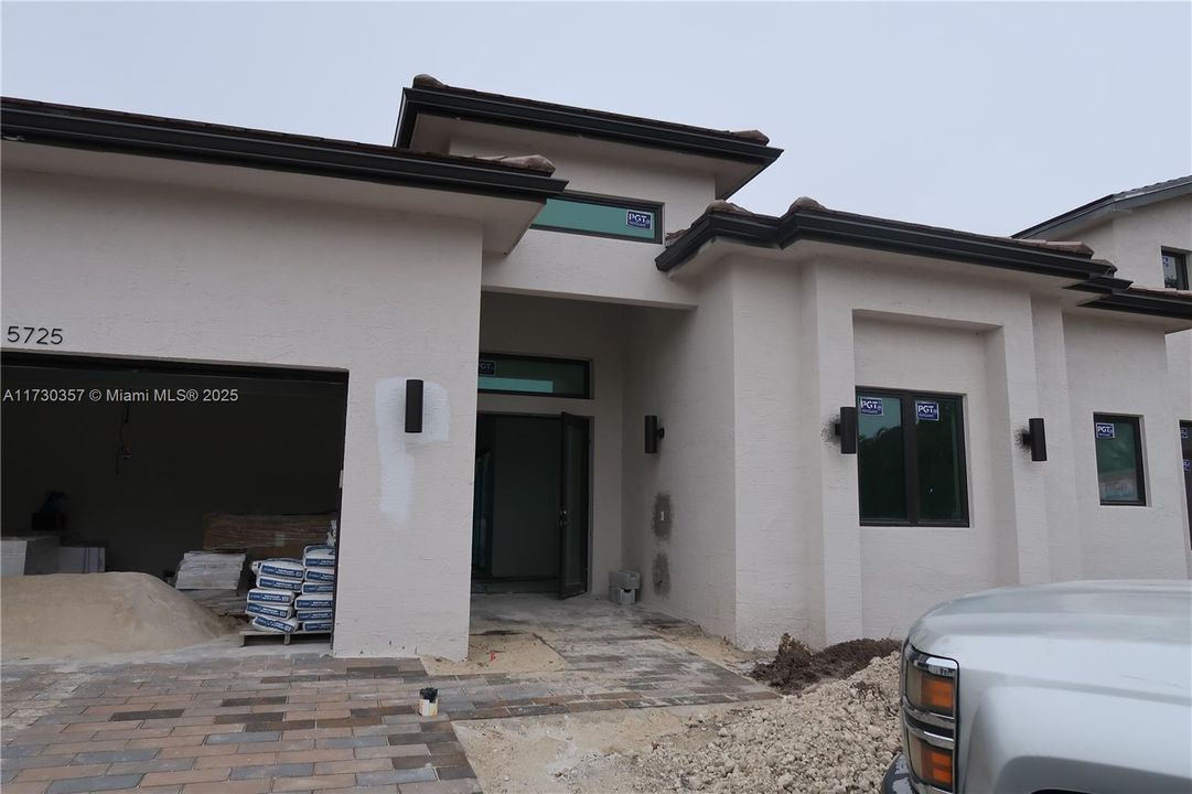 For Sale: $2,767,000 (5 beds, 5 baths, 3897 Square Feet)