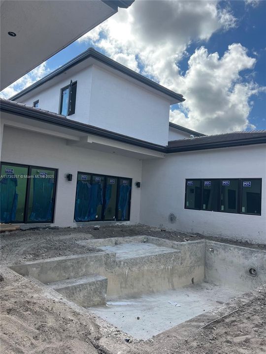 For Sale: $2,767,000 (5 beds, 5 baths, 3897 Square Feet)