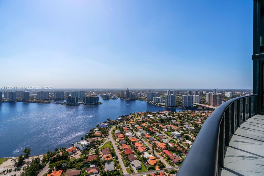 En Venta: $6,250,000 (3 camas, 4 baños, 3130 Pies cuadrados)