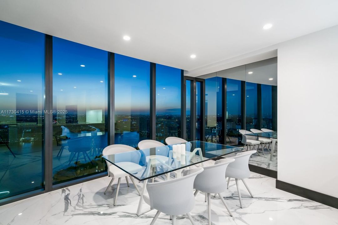 En Venta: $6,250,000 (3 camas, 4 baños, 3130 Pies cuadrados)