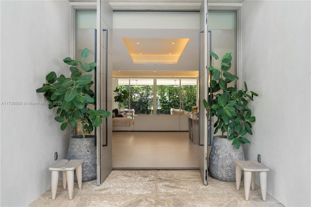 Vendido Recientemente: $6,595,000 (6 camas, 6 baños, 6026 Pies cuadrados)