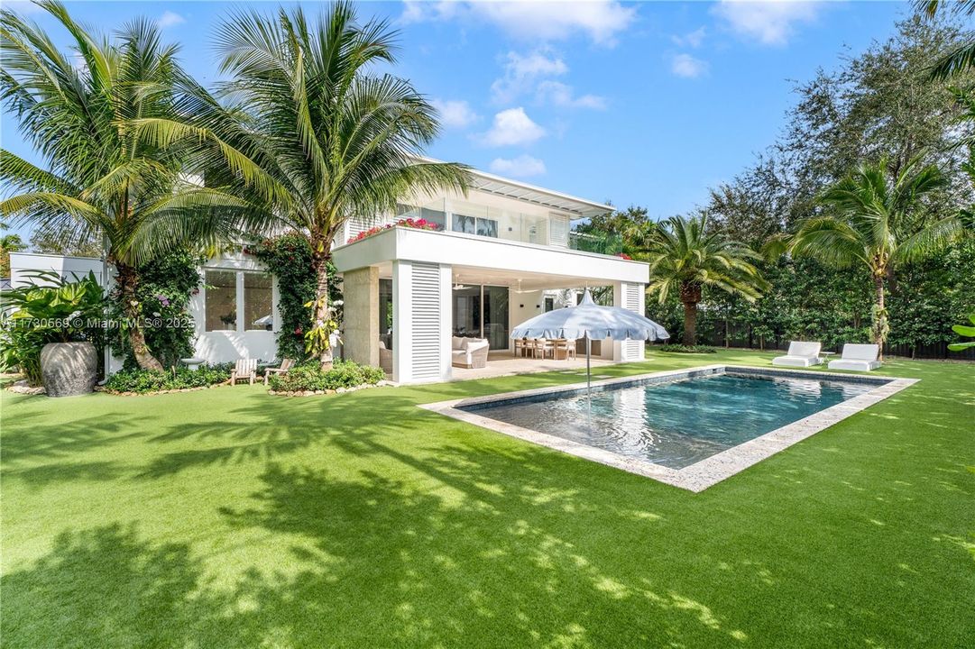 Vendido Recientemente: $6,595,000 (6 camas, 6 baños, 6026 Pies cuadrados)