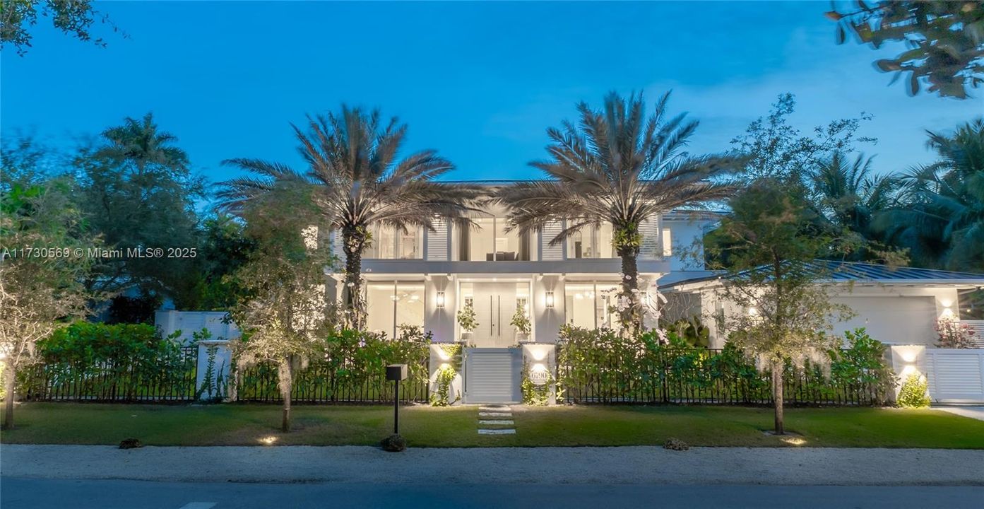 Vendido Recientemente: $6,595,000 (6 camas, 6 baños, 6026 Pies cuadrados)