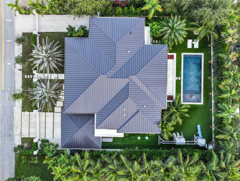 Vendido Recientemente: $6,595,000 (6 camas, 6 baños, 6026 Pies cuadrados)