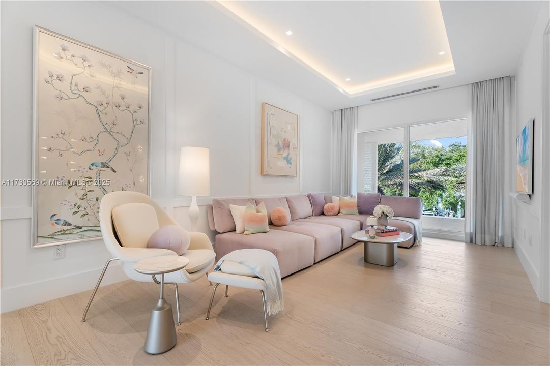 Vendido Recientemente: $6,595,000 (6 camas, 6 baños, 6026 Pies cuadrados)