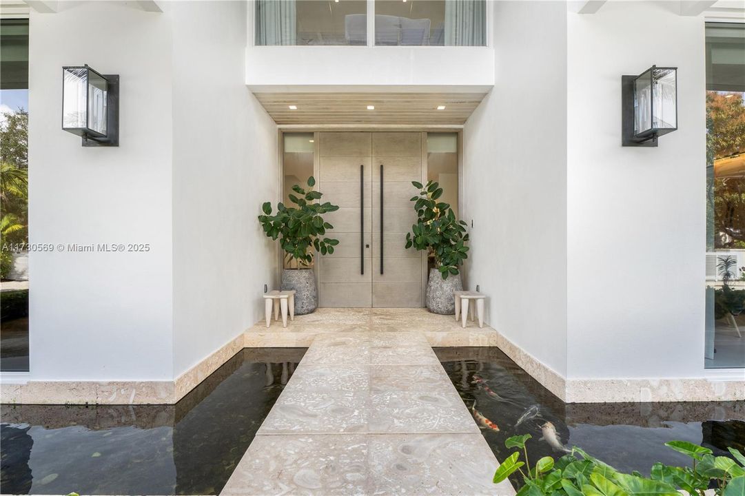 Vendido Recientemente: $6,595,000 (6 camas, 6 baños, 6026 Pies cuadrados)