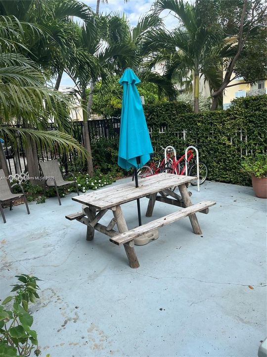 For Sale: $185,000 (0 beds, 1 baths, 440 Square Feet)