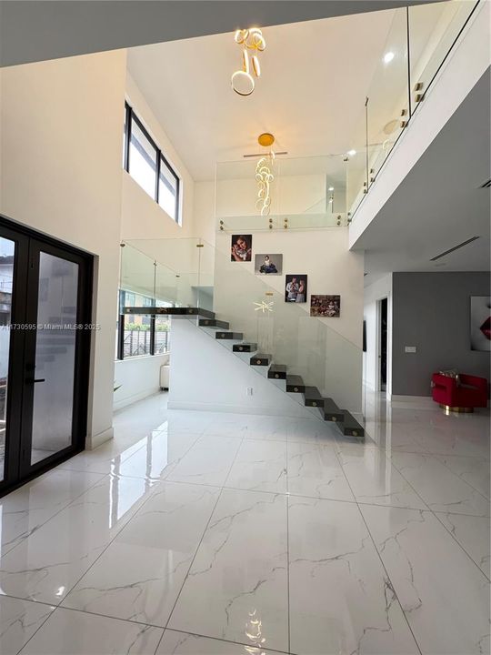 Vendido Recientemente: $1,022,000 (5 camas, 4 baños, 3773 Pies cuadrados)