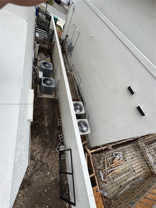 Vendido Recientemente: $1,022,000 (5 camas, 4 baños, 3773 Pies cuadrados)