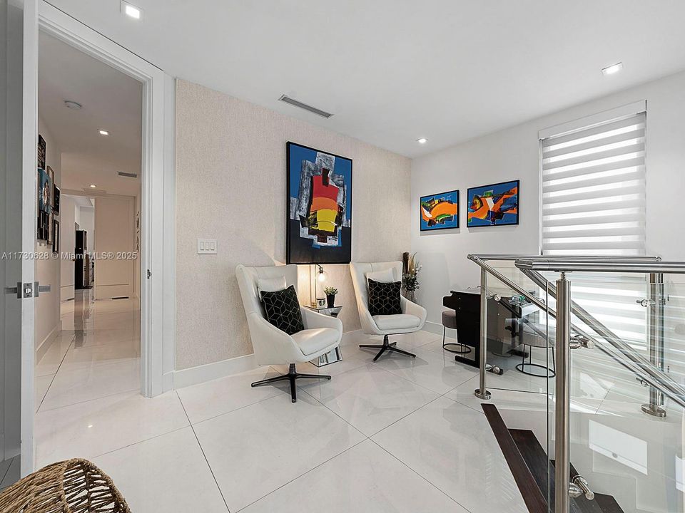 Recently Sold: $1,695,000 (5 beds, 6 baths, 4287 Square Feet)