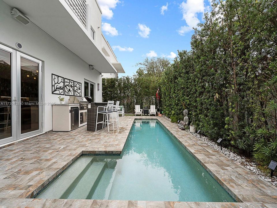 Recently Sold: $1,695,000 (5 beds, 6 baths, 4287 Square Feet)