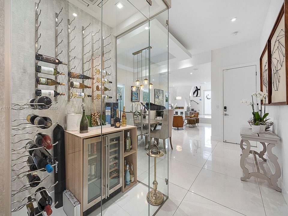 Recently Sold: $1,695,000 (5 beds, 6 baths, 4287 Square Feet)