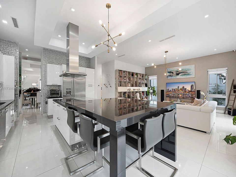 Recently Sold: $1,695,000 (5 beds, 6 baths, 4287 Square Feet)