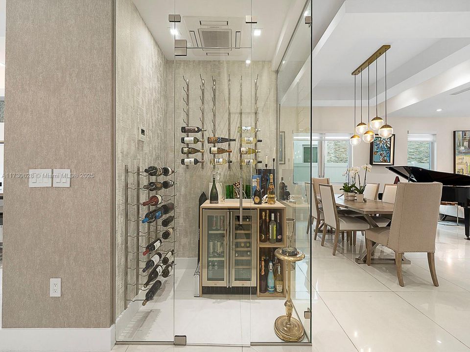 Recently Sold: $1,695,000 (5 beds, 6 baths, 4287 Square Feet)