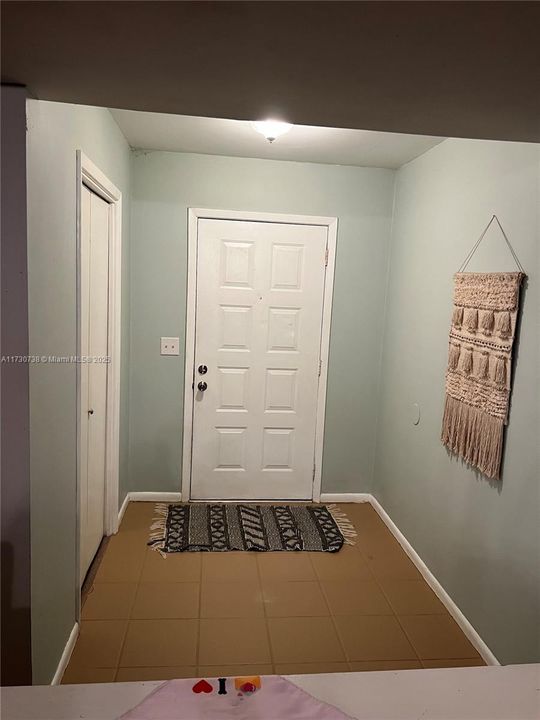 En Venta: $349,000 (3 camas, 2 baños, 1685 Pies cuadrados)