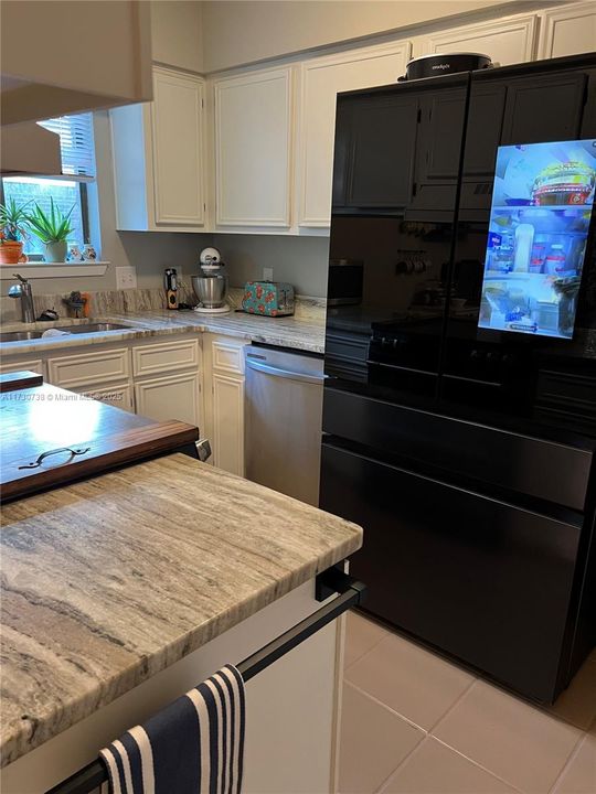 En Venta: $349,000 (3 camas, 2 baños, 1685 Pies cuadrados)