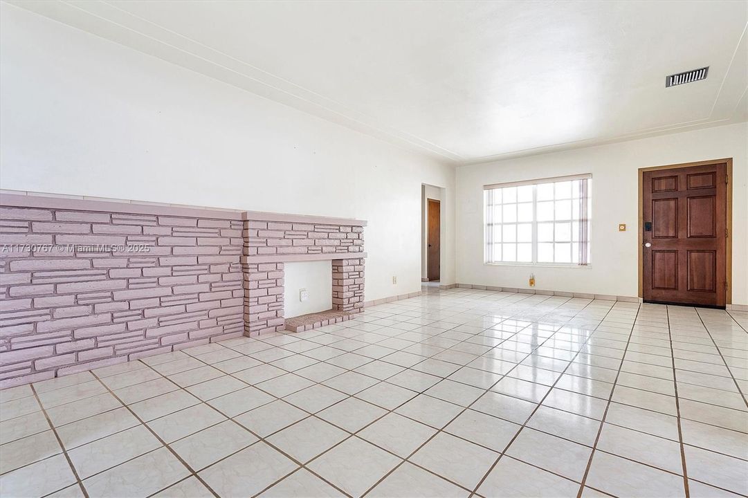 For Sale: $1,499,000 (3 beds, 2 baths, 1682 Square Feet)