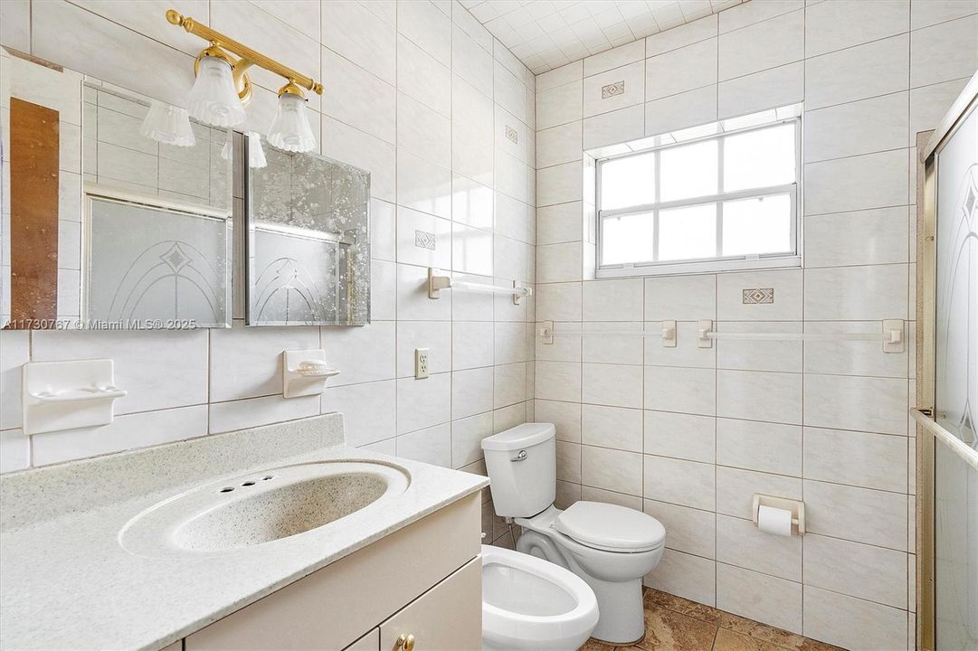 For Sale: $1,499,000 (3 beds, 2 baths, 1682 Square Feet)