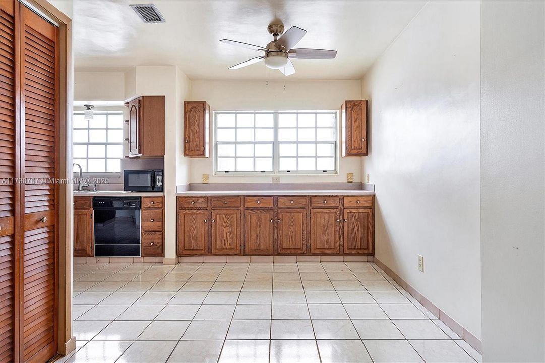 For Sale: $1,499,000 (3 beds, 2 baths, 1682 Square Feet)