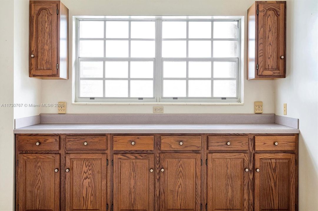 For Sale: $1,499,000 (3 beds, 2 baths, 1682 Square Feet)