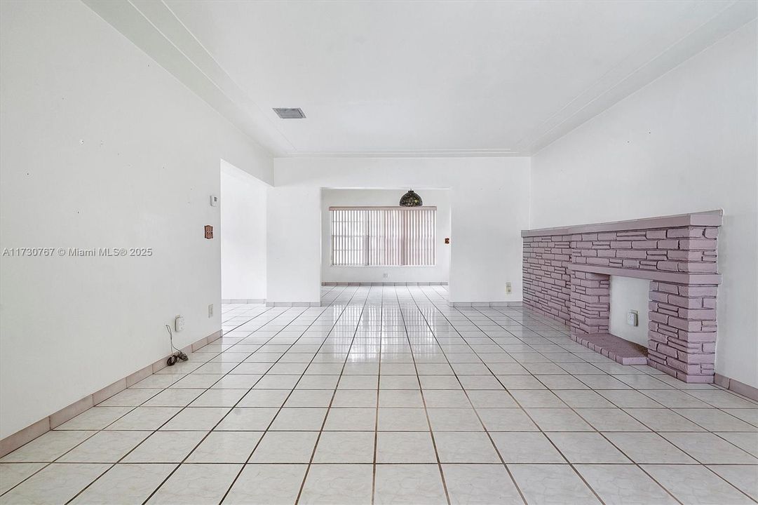 For Sale: $1,499,000 (3 beds, 2 baths, 1682 Square Feet)