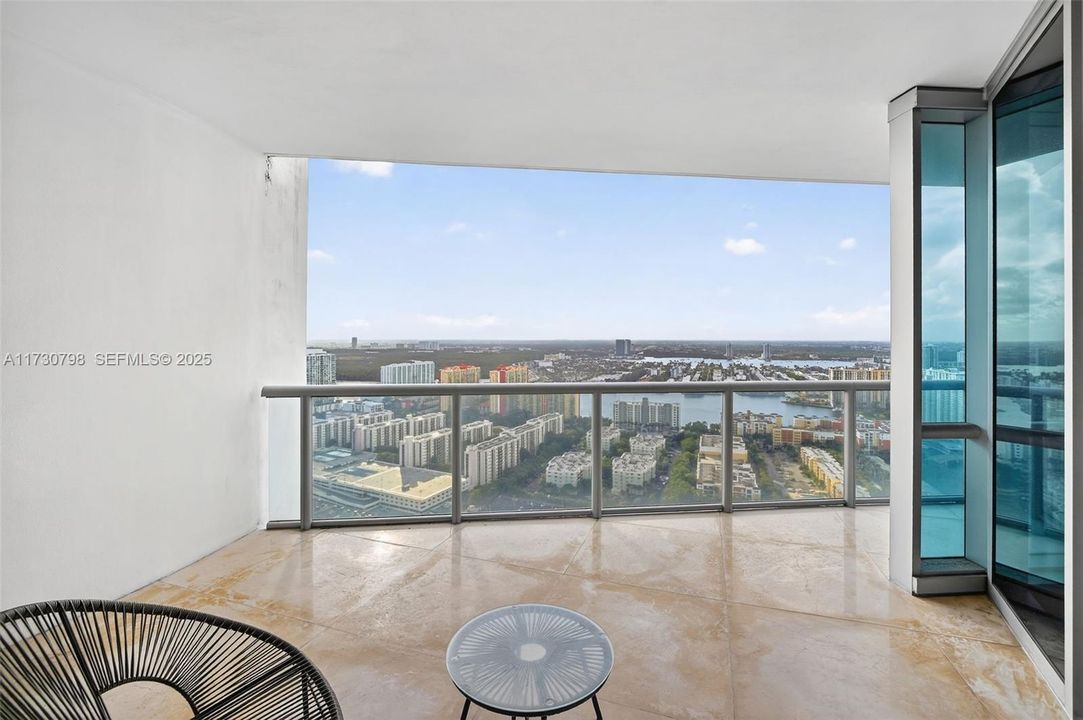 For Sale: $2,950,000 (3 beds, 3 baths, 1933 Square Feet)