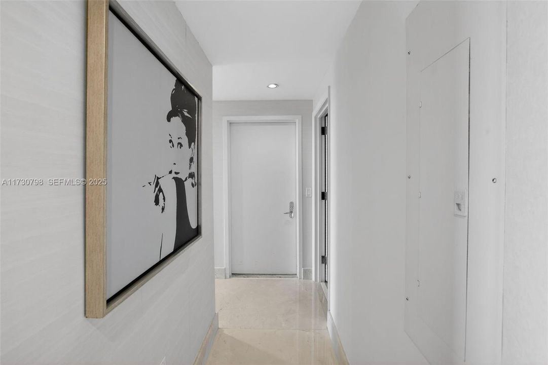 For Sale: $2,950,000 (3 beds, 3 baths, 1933 Square Feet)