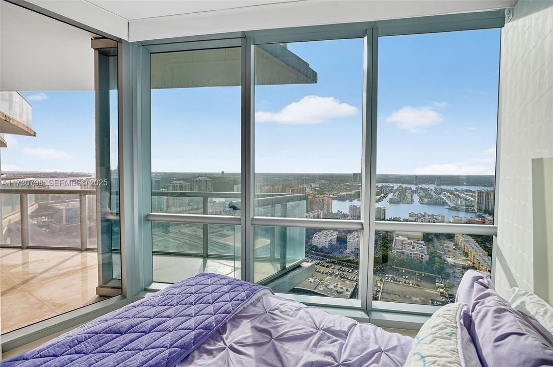 For Sale: $2,950,000 (3 beds, 3 baths, 1933 Square Feet)