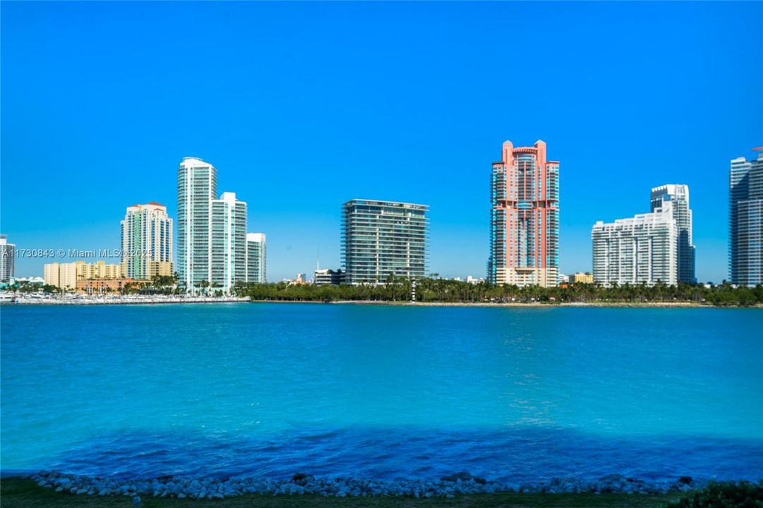 Vendido Recientemente: $13,900,000 (4 camas, 4 baños, 4904 Pies cuadrados)