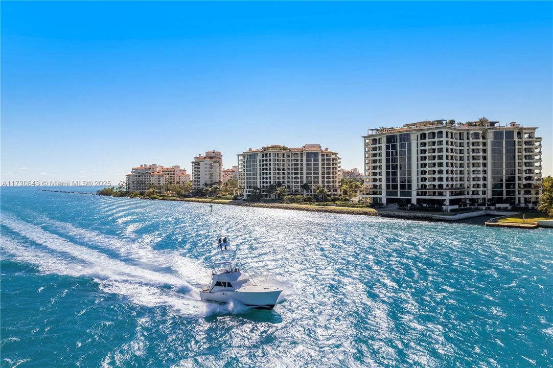 Vendido Recientemente: $13,900,000 (4 camas, 4 baños, 4904 Pies cuadrados)