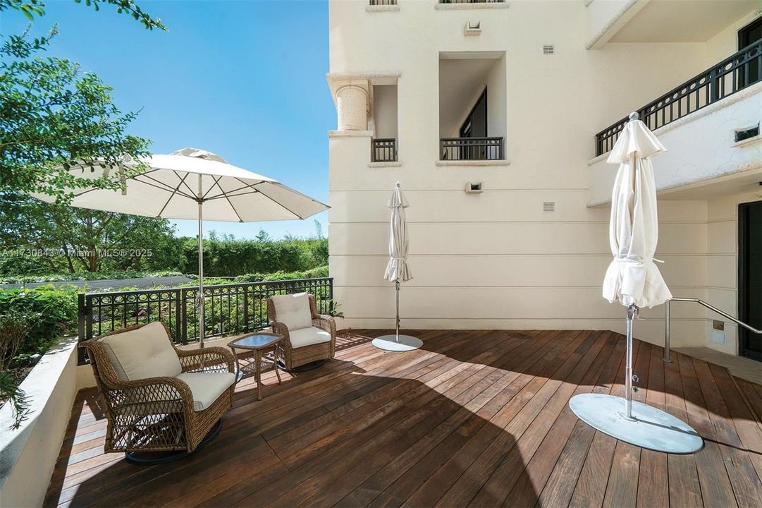 Vendido Recientemente: $13,900,000 (4 camas, 4 baños, 4904 Pies cuadrados)