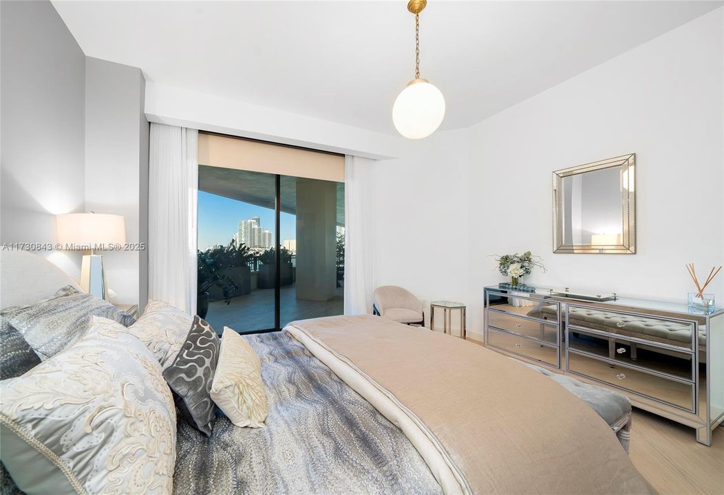 Vendido Recientemente: $13,900,000 (4 camas, 4 baños, 4904 Pies cuadrados)