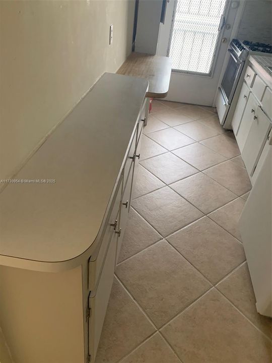 En Venta: $109,900 (1 camas, 1 baños, 715 Pies cuadrados)