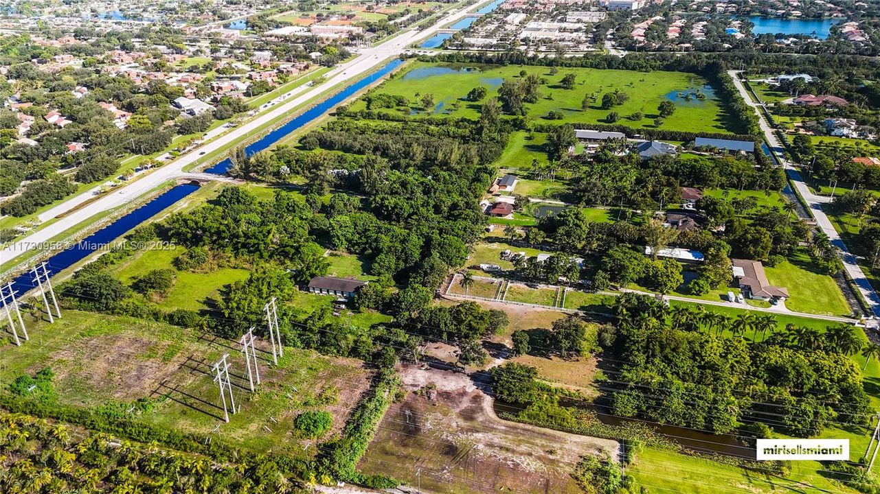 En Venta: $24,650,000 (48.00 acres)