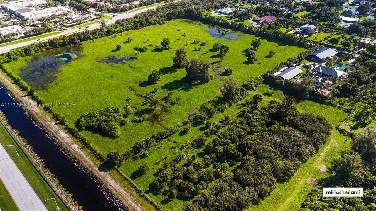 En Venta: $24,650,000 (48.00 acres)