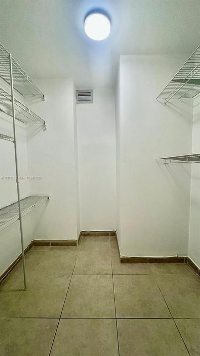 walk-in closet
