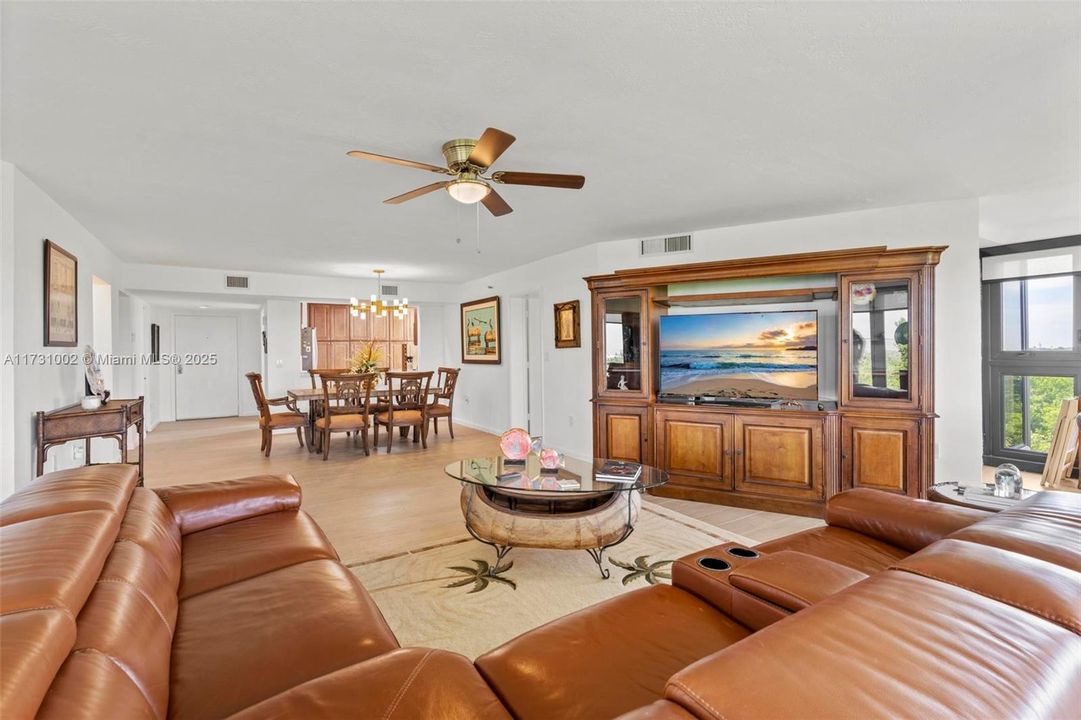 For Rent: $9,500 (3 beds, 2 baths, 1602 Square Feet)