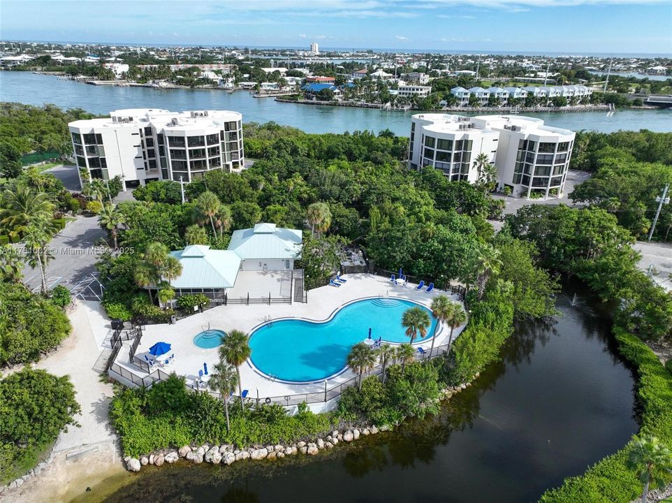 For Rent: $9,500 (3 beds, 2 baths, 1602 Square Feet)