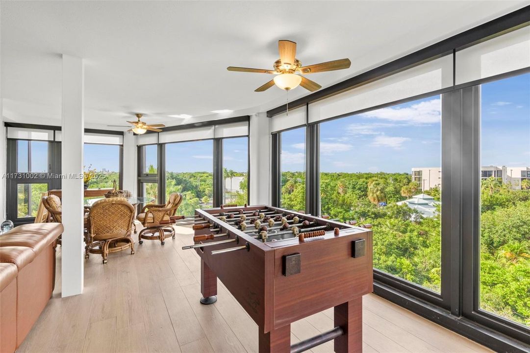 For Rent: $9,500 (3 beds, 2 baths, 1602 Square Feet)