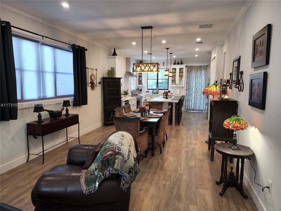 For Sale: $774,900 (3 beds, 2 baths, 1364 Square Feet)