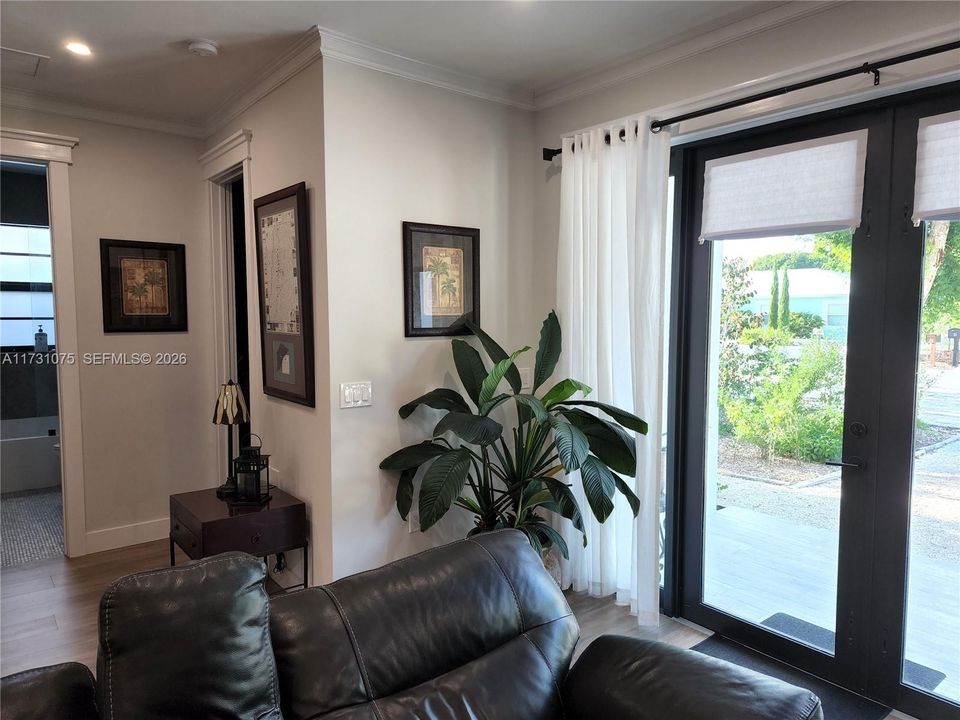 For Sale: $774,900 (3 beds, 2 baths, 1364 Square Feet)