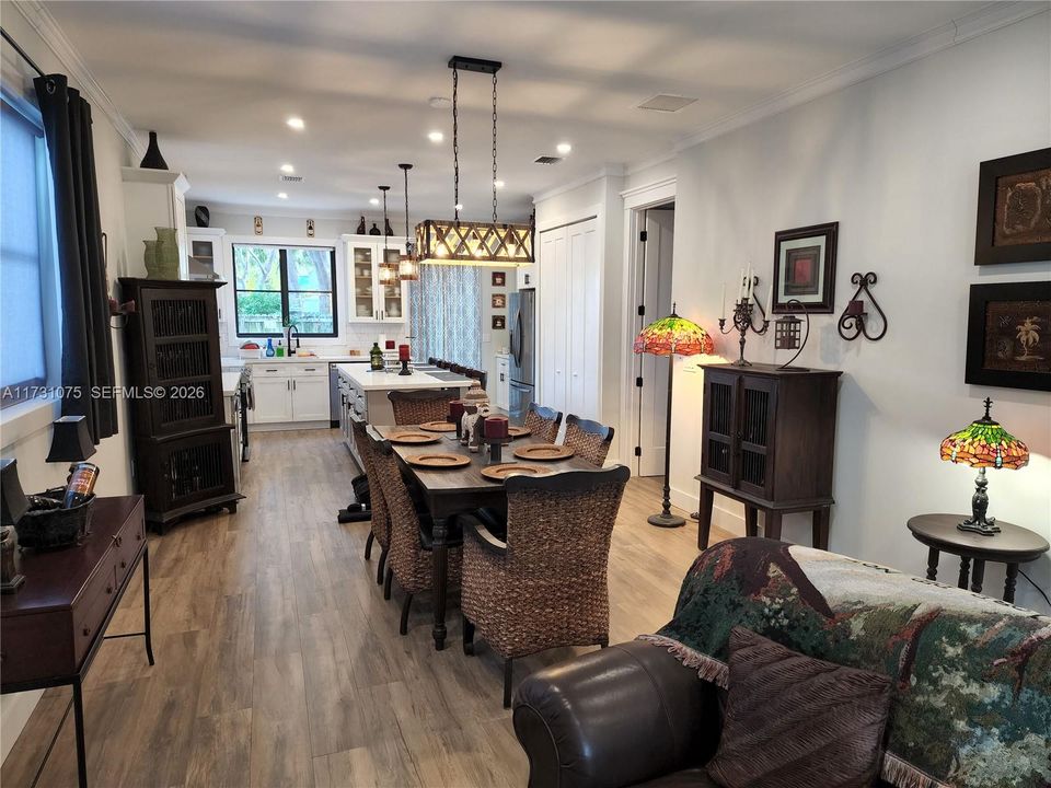For Sale: $774,900 (3 beds, 2 baths, 1364 Square Feet)